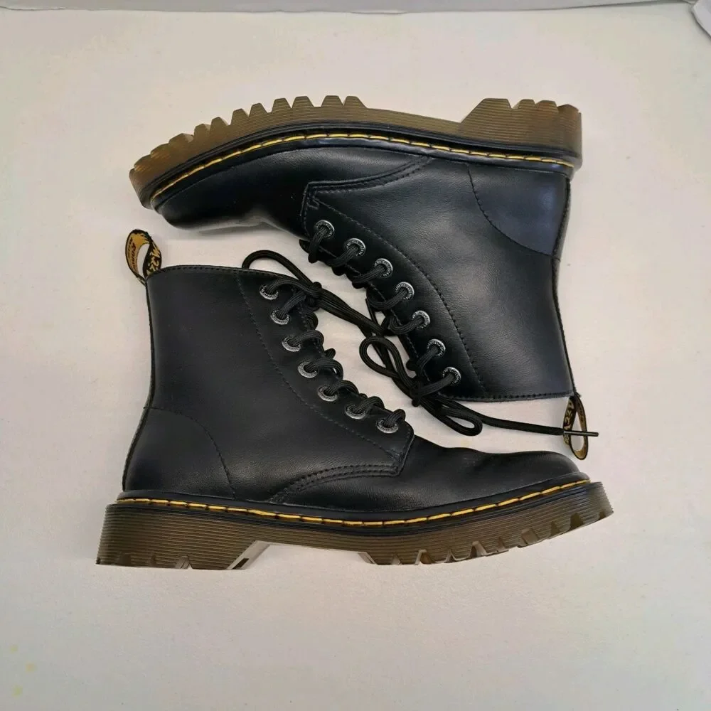 Dr. Doc Martens LUANA Black Matte Leather Ankle Boots AW004 Docs Womens Size 7 - Picture 5 of 10